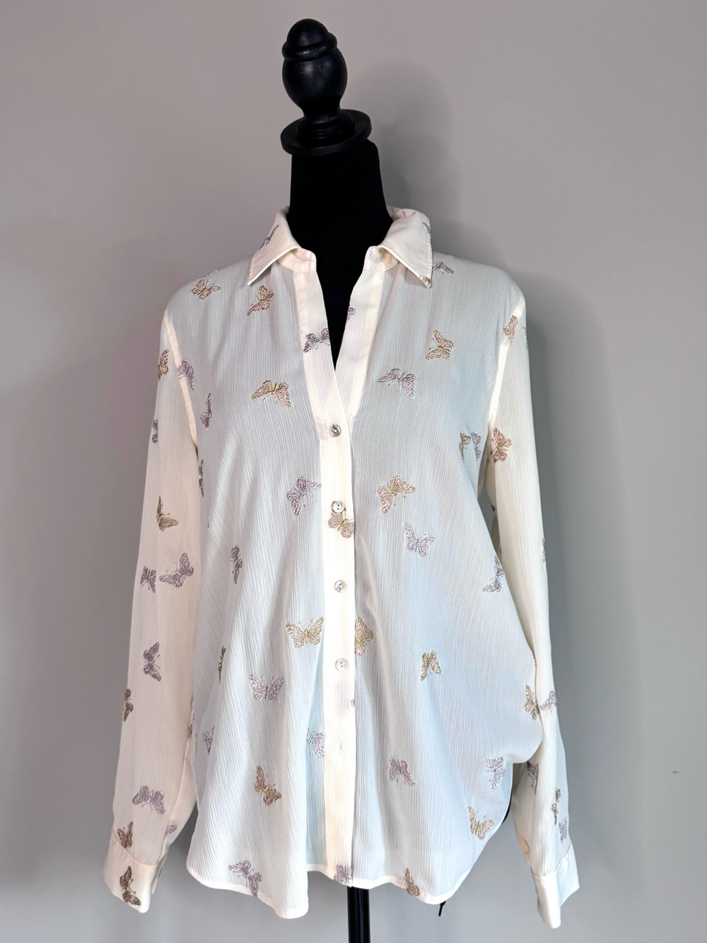 L'AGENCE
LAURENT EMBROIDERED BLOUSE - MULTI BUTTERFLY - Picture 6 of 10